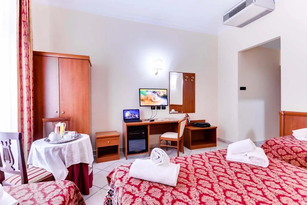 Hotel Suite Caesar Roma 2*,  Italia